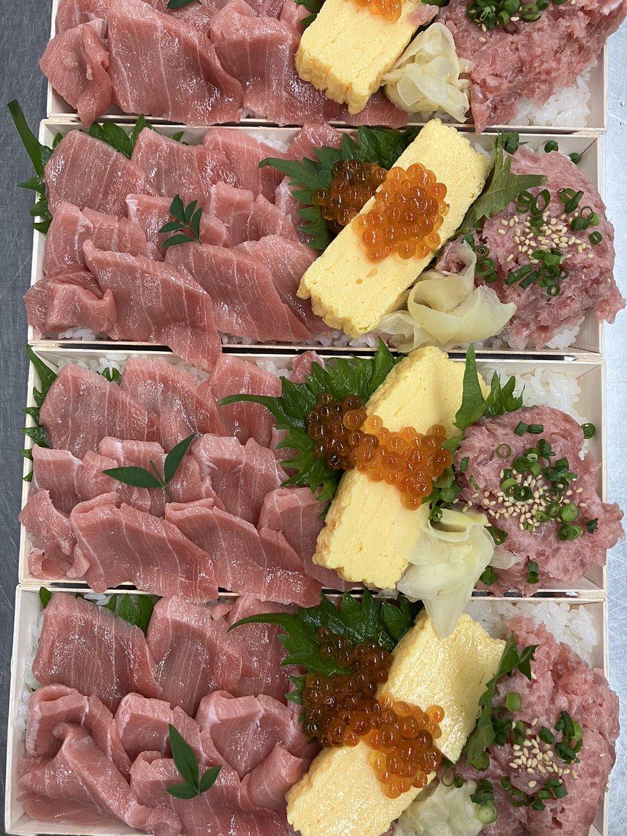 tsukijiyamano's tweet photo. 14時になりましたので、
本日終売とさせていただきます😌

暑い中、買いに来てくれて
ありがとうございました🙂

かなり健闘しました🙂🙂

明日も酷暑予報🥵ですが、
恐らく同じだけのお弁当を
作る予定でいるはずです😌

明日も頑張ります😌 https://t.co/NWepASaXAY