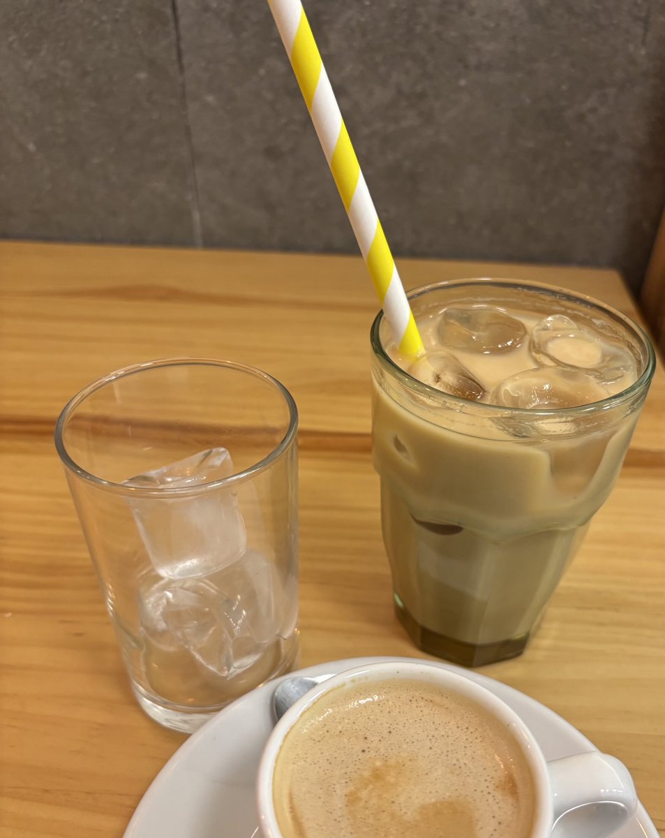 #Cafelfie ❤️‍🔥☕️☕️🧊

PROCAFEINANDO: antes de cualquier decisión importante: Coffe 1st