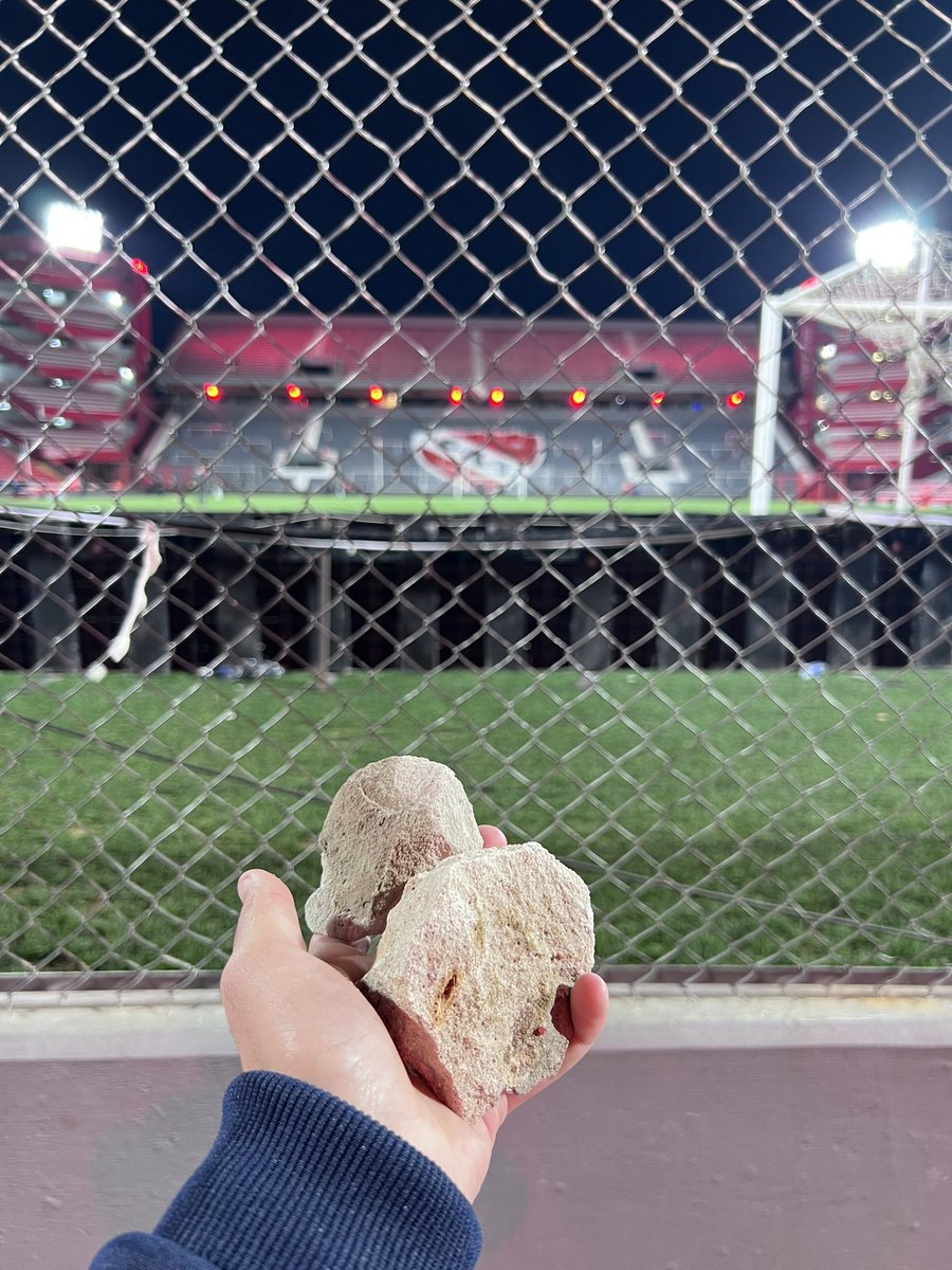 🚨 EL PARTIDO FUE CANCELADO

Lo que pasó hoy en la cancha de #Independiente es un papelón, de Conmebol, de U de Chile y de la CD de Independiente, que como nos tiene acostumbrados, nunca cuida al socio.