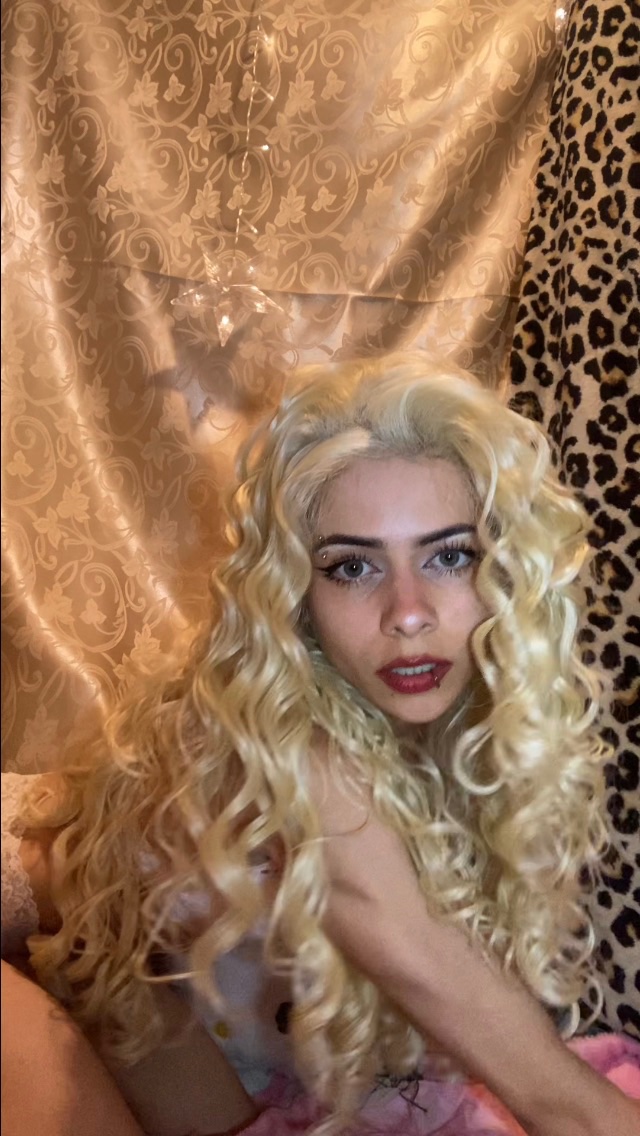 LexiiRylee's tweet photo. Hello I am new here 🥰🥰
#onlyfans #NSFW #contentcreator https://t.co/3QswP3fOLr