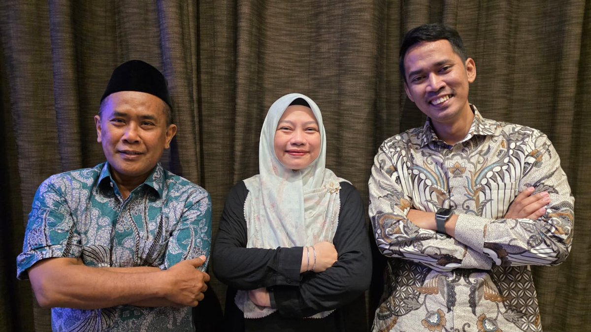 Terima kasih <a href="/ninisso/">Ninisso</a> dan <a href="/fadliramadhanil/">Fadli Ramadhanil</a>. Selamat bertugas Ketua/Direktur Eksekutif <a href="/perludem/">Perludem</a> yang baru <a href="/heroikmp/">heroik mutaqien p</a> 

Sedikit berbagi testimoni. Selengkapnya bisa dibaca melalui portal <a href="/rumahpemilu/">rumahpemilu.org</a> dan situs perludem.org

Apresiasi Personal untuk Ninis 

Sebagai orang