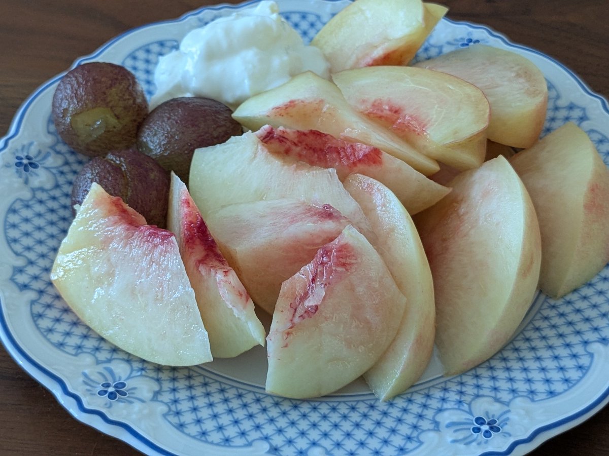 bhrkuti_'s tweet photo. まどか食べ終えたので今度はなつおとめ✧

まどかは最初に食べたのがビミョーだったけど、それ以外はもっちりなめらかな食感と独特の香りが良くて、すごく気に入った。来年もリピする。 https://t.co/3nAaOb0ayu