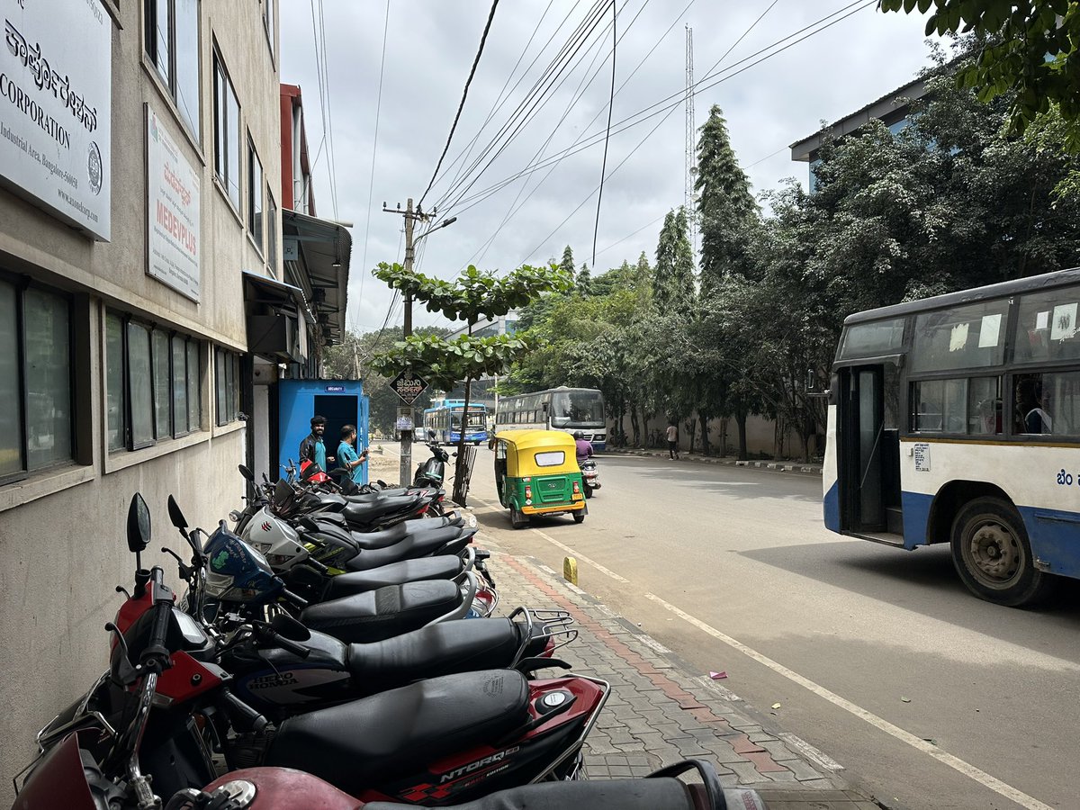 Prasad028's tweet photo. Police system is designed to instill law and order but here it has always been to create problems to public. Today after 5 months of the previous post and with no 'No Parking' boards installed, we were forced to take our vehicles out. @blrcitytraffic https://t.co/xoMU4Ll6gj