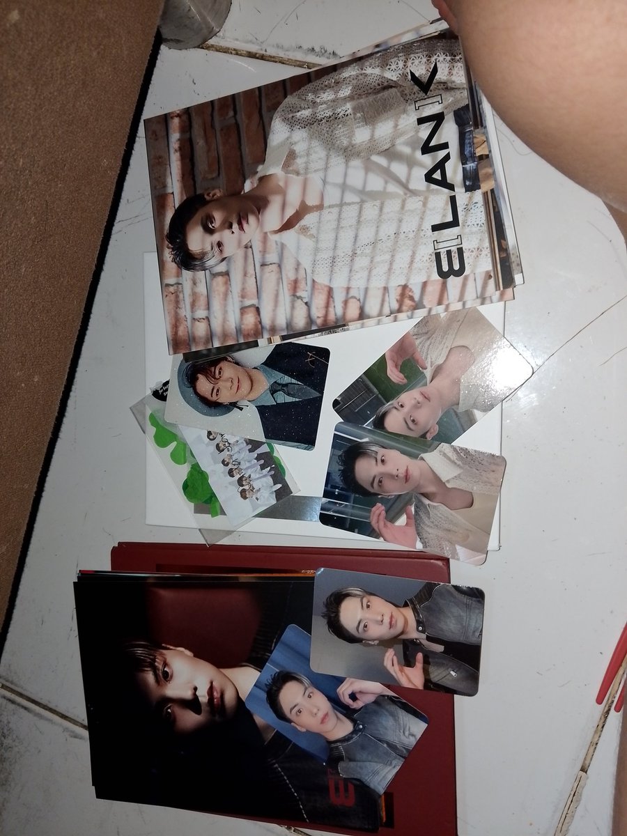 jeyaaaaa___'s tweet photo. @purplesmilingph thank you for keeping it for a month fast shipping well packed will order again 💜☺️ once may extra ulit 🥰 thank you for rocky confetti as freebies also binnie first time maka received ng confetti from con as a team Bahay so happy 😊 https://t.co/ik5E9A9qEh