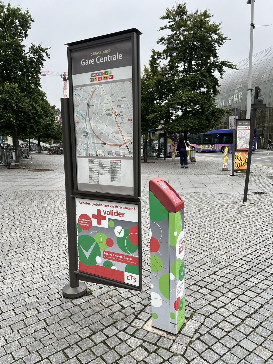 Bonjour <a href="/CTS_Strasbourg/">CTS Strasbourg</a>  <a href="/CTS_Infostrafic/">CTS_Infos trafic</a> 
Cela plus d’1 mois que lors d’un contrôle nous avons été plusieurs clients à signaler que cette borne dysfonctionne (1 coup elle valide la carte, 1 coup elle ne valide pas).
C’est encore le cas ce 21/08 a 07:22