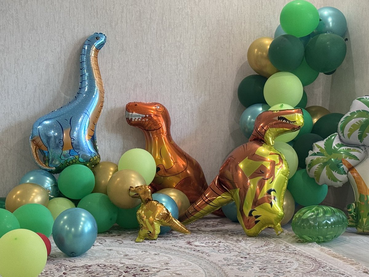 Gm fam💚 Have a nice day 🦕 
It's just that my son has a birthday &amp; he's a dinosaur fan🦖 Jurassic Park at home😜