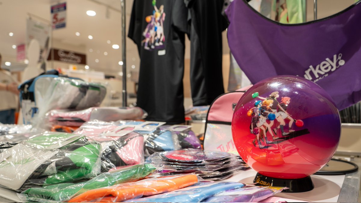 _tyokuto's tweet photo. 小田急百貨店で開催中のABSボウリングコレクション2025で、イベント用にTシャツを購入
在庫が限られているそうなので、購入予定の方は早めの来店をおすすめ��ます！
あと店員さんが神です🤣
#turkey_anime https://t.co/7M12skPklR