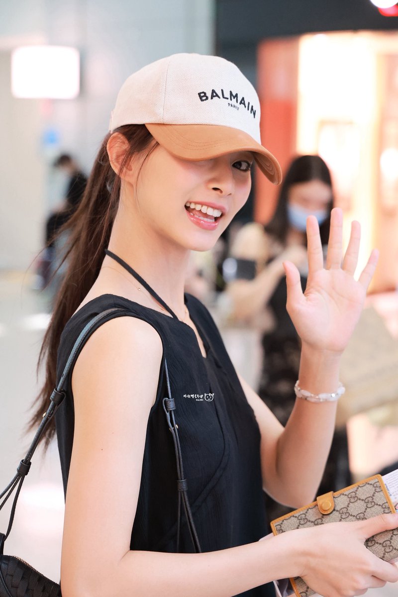 250821 프리뷰 #쯔위

💙💙💙
#트와이스  #TWICE #TZUYU #子瑜 #ツウィ #abouTZU #RunAway
<a href="/JYPETWICE/">TWICE</a>