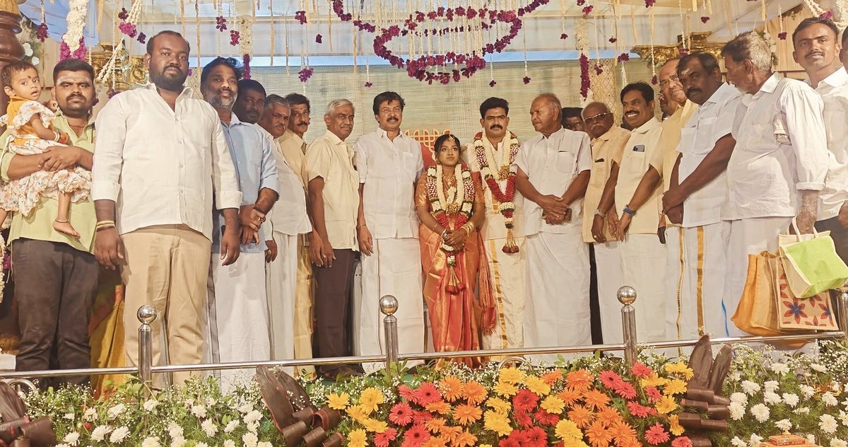 AmeerkhanDr's tweet photo. கீழப்பாவூர் முன்னாள் சேர்மன் திரு. SKTB காமராஜ் மகள் திருமண நிகழ்ச்சியில்  Dr. A . செல்லக்குமார் Ex MP ,முன்னாள் மத்திய அமைச்சர் திரு. R. தனுஸ்கோடி ஆதித்தன் ,  திரு. S.S. ராமசுப்பு Ex MP ,  INTUC தேசிய பொதுச் செயலாளர் டாக்டர் அ.அமீர்கான் , @INCTamilNadu @TNCCITSMDept https://t.co/I89ATUKAph