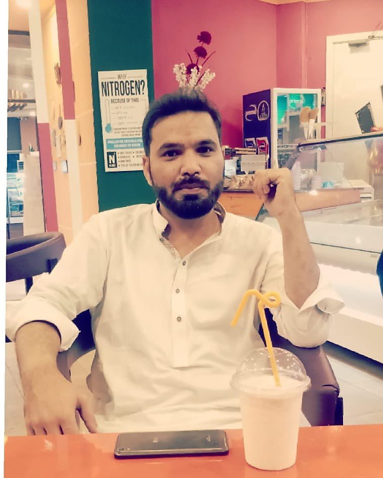 Hina_Bilol's tweet photo. *فقط ایک شخص کی قلت مارے گی مجھے 

وہ ایک شخص جو مجھ کو آبِ حیات جیسا ہے
#missingyou https://t.co/PmHV15R0is