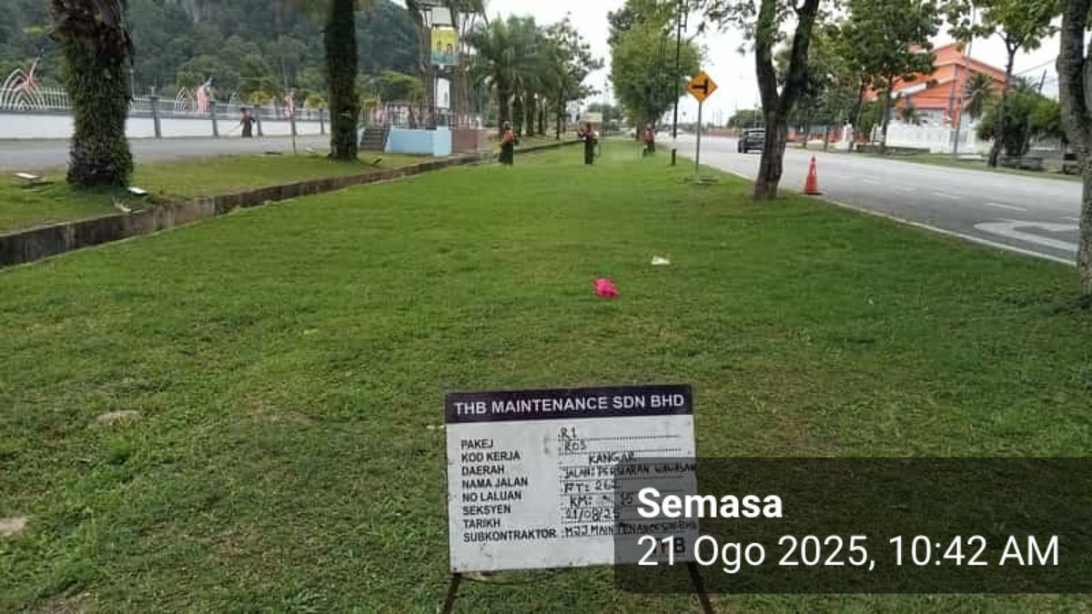 THBM_HQ's tweet photo. 21082025 - di Kangar

FT 262 J. Persiaran Wawasan
sek 1.50

Team MyJalan A-Team RO3 #THBMPerlis #Kangar laksana kerja Pemotongan Rumput ini di sini

ini kerja rutin pusingan Ogos

#THBMHQ https://t.co/SFg8xOLERH