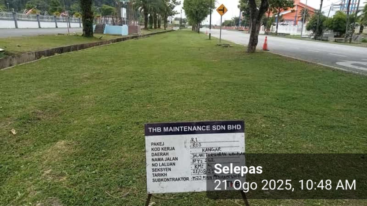 THBM_HQ's tweet photo. 21082025 - di Kangar

FT 262 J. Persiaran Wawasan
sek 1.50

Team MyJalan A-Team RO3 #THBMPerlis #Kangar laksana kerja Pemotongan Rumput ini di sini

ini kerja rutin pusingan Ogos

#THBMHQ https://t.co/SFg8xOLERH