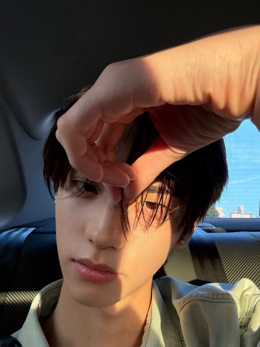 junqhwant's tweet photo. Panasnya jalanan aspal ini seakan terasa seperti dipanggang. 😵😵😵😵 https://t.co/aP2PXRmJGC