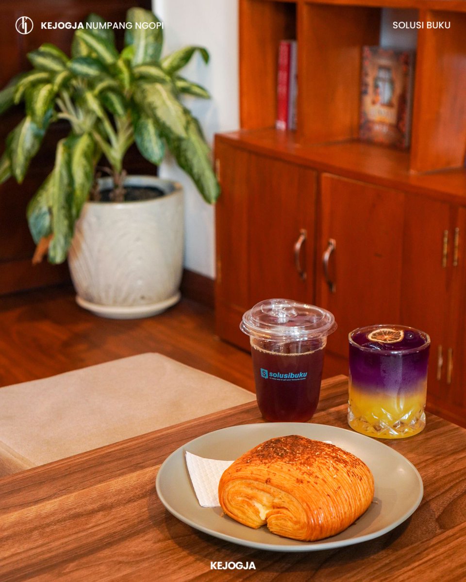 solusibukucom's tweet image. Us, literally.