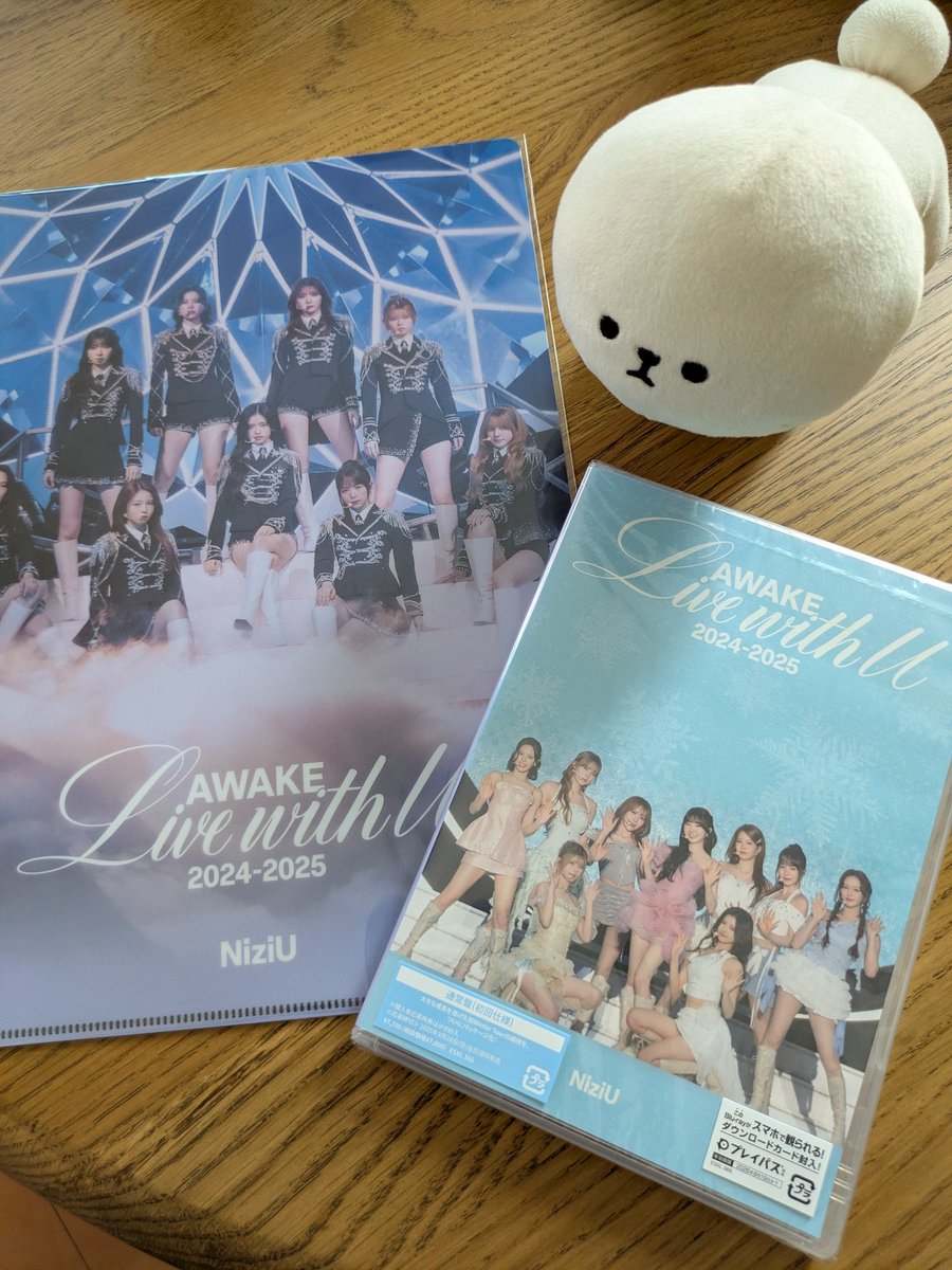 _dadandann_'s tweet photo. やっと届いた〜✨🌟✨
夜見るのめちゃくちゃ楽しみ!!
#NiziU #AWAKE
#AWAKEtour
#LivewithU2024_2025
#枝豆とビール 🫛 https://t.co/hHxa2eiO7C