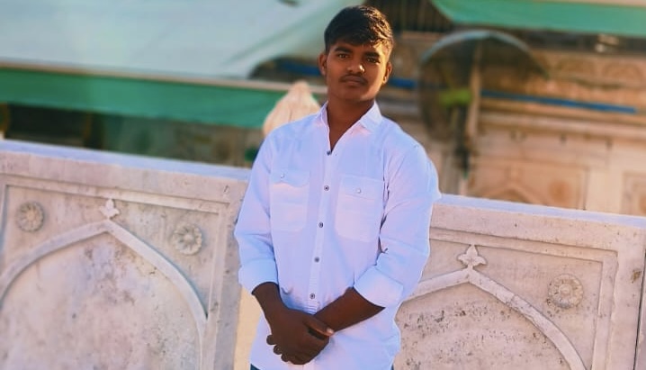 Article 14 (@article14live) on Twitter photo “They kept repeating: Mussalmaan hai, maar daalo isko. He is a Muslim, kill him”
20-year-old Suleman Pathan, who once led Ganpati celebrations in his #Maharashtra village, was lynched by a mob that included his closest friends, reports <a href="/kunalpurohit/">Kunal Purohit</a> article-14.com/post/-in-a-mah… “They kept repeating: Mussalmaan hai, maar daalo isko. He is a Muslim, kill him”
20-year-old Suleman Pathan, who once led Ganpati celebrations in his #Maharashtra village, was lynched by a mob that included his closest friends, reports <a href="/kunalpurohit/">Kunal Purohit</a> article-14.com/post/-in-a-mah…
