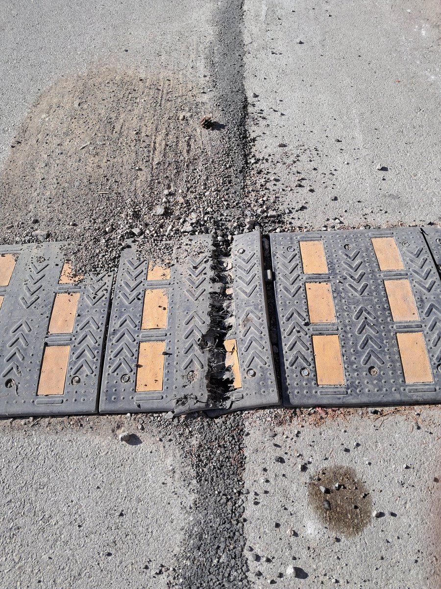 AfsarogluMesut's tweet image. #turknet fotoğrafkardaki işlemlerin tarafınızca yerine getirildiği aşikar. Bunu kendinize ve bize yakıştırıyor olmanızı ayıplıyorum. 647 ve 646. Sk.lar Oran