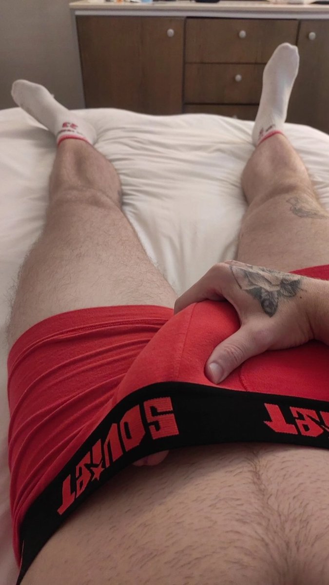 Peek-A-Boo 😈

Let’s see your best bulge below 👇 👀

#bulge #bulgespotter #vpl #dickprint #gaySA #tattooedguys #horny