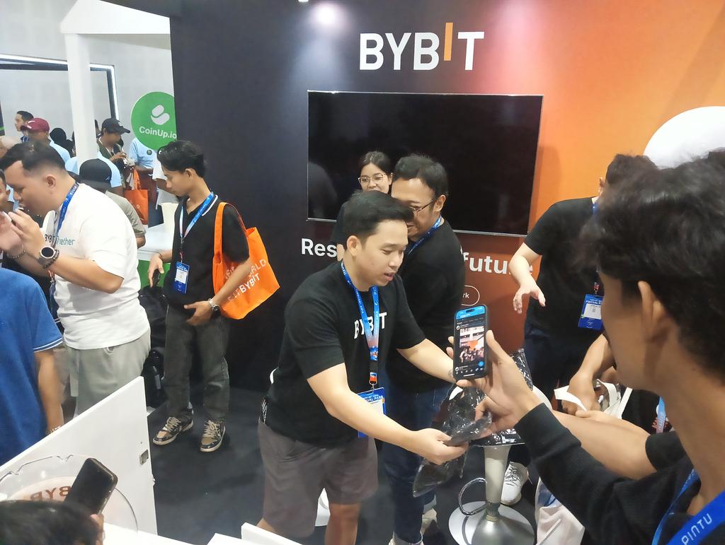 siapasihhhhhhhh's tweet image. #Bybitindonesia #BybitaCryptoArk
@Bybit_Official