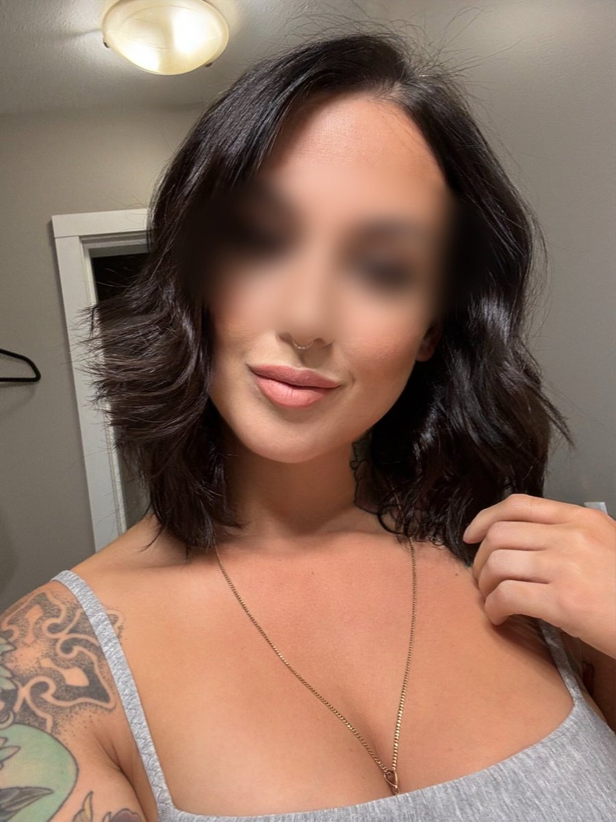 PlaytimewithP's tweet photo. From dinner out to cuddled on the couch. Relaxing and peaceful Wednesday evening ❤️💋 https://t.co/UQ1OrMdgBF