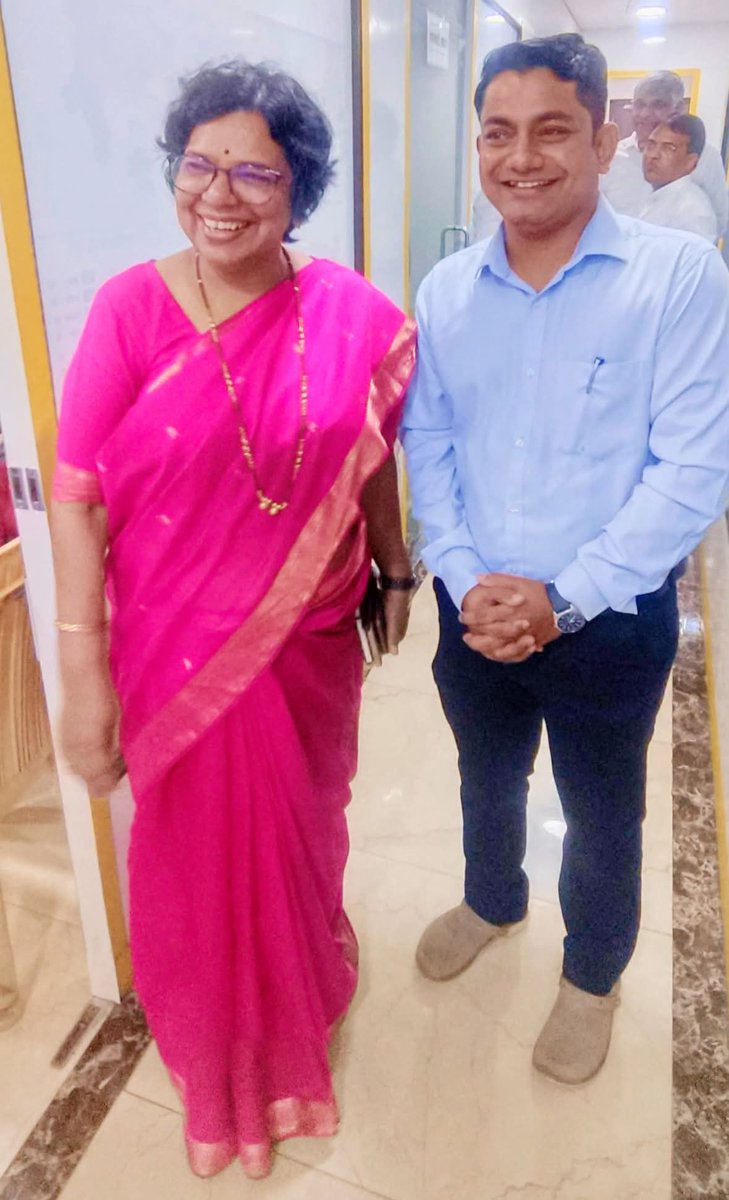 माझ्या मार्गदर्शक राष्ट्रीय महिला आयोगाच्या सन्माननीय अध्यक्षा विजयाताई रहाटकर यांना वाढदिवसाच्या  हार्दिक शुभेच्छा🎂
आपला-
सुरज पाटील चौधरी(वाशिम) 
•भाजपा युवा मोर्चा महाराष्ट्र प्रदेश सचिव 
•पुसद जिल्हा प्रभारी • मा वाशिम जिल्हा प्रभारी 
•रेल्वे बोर्ड सदस्य भारत सरकार