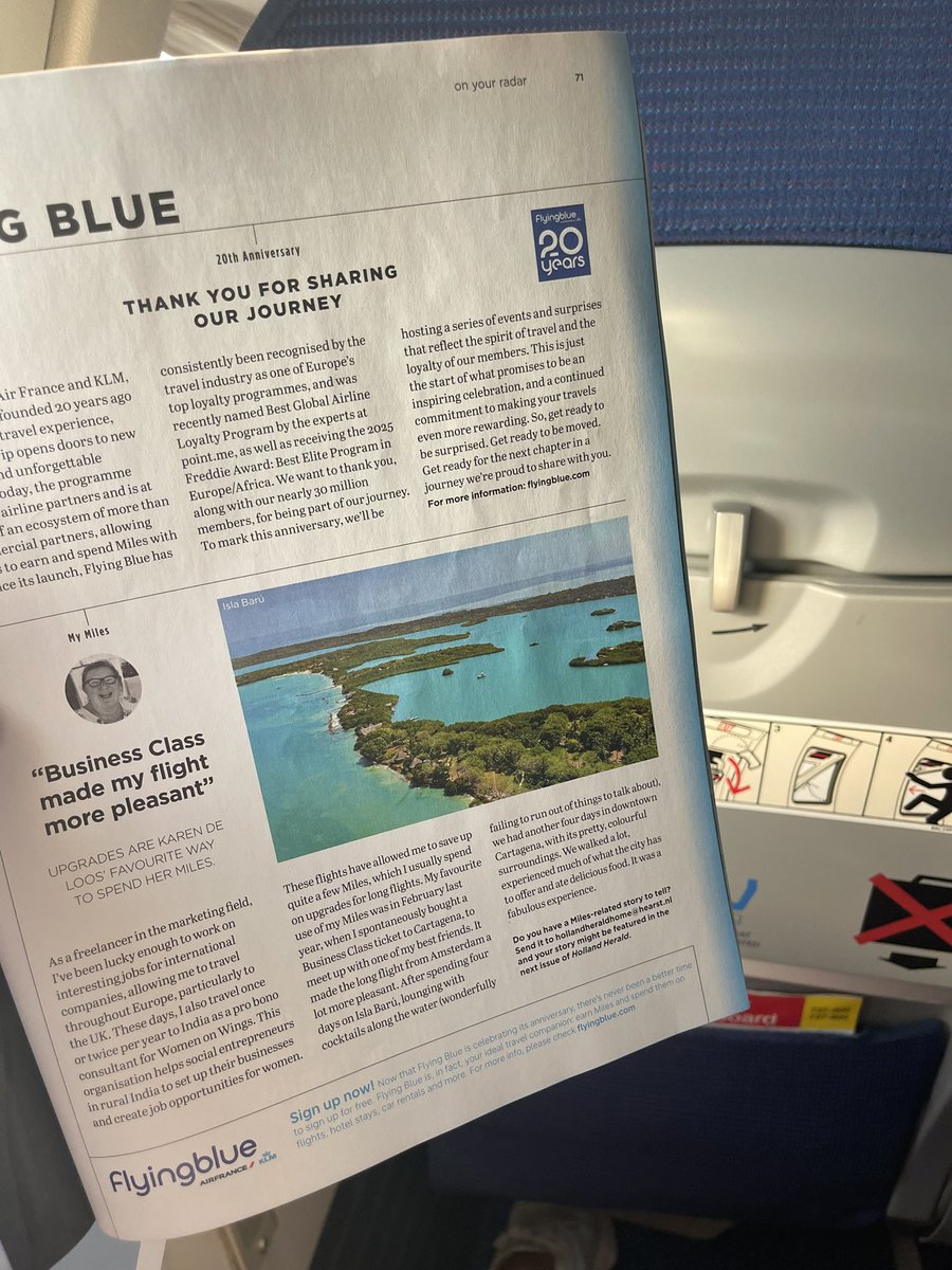 En nu zie ik me zelf aan boord <a href="/KLM/">KLM</a> . Toch grappig. Only available in #HollandHerald in augustus 2025. 🤪🛫