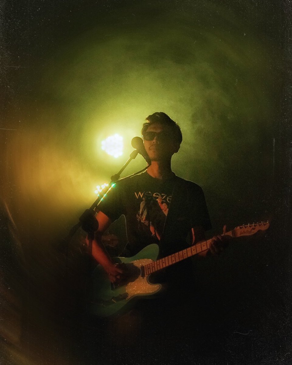 woodroker's tweet photo. Besok malam di Makalu, Mojosongo. @PatheticWaltz naik panggung 19.00 membawakan lagu Ozzy Osbourne - Dreamer. yang kemarin dinyanyiin Puan Maharani bukan sih?

https://t.co/FweNkHOZlO https://t.co/WQtZytukVw