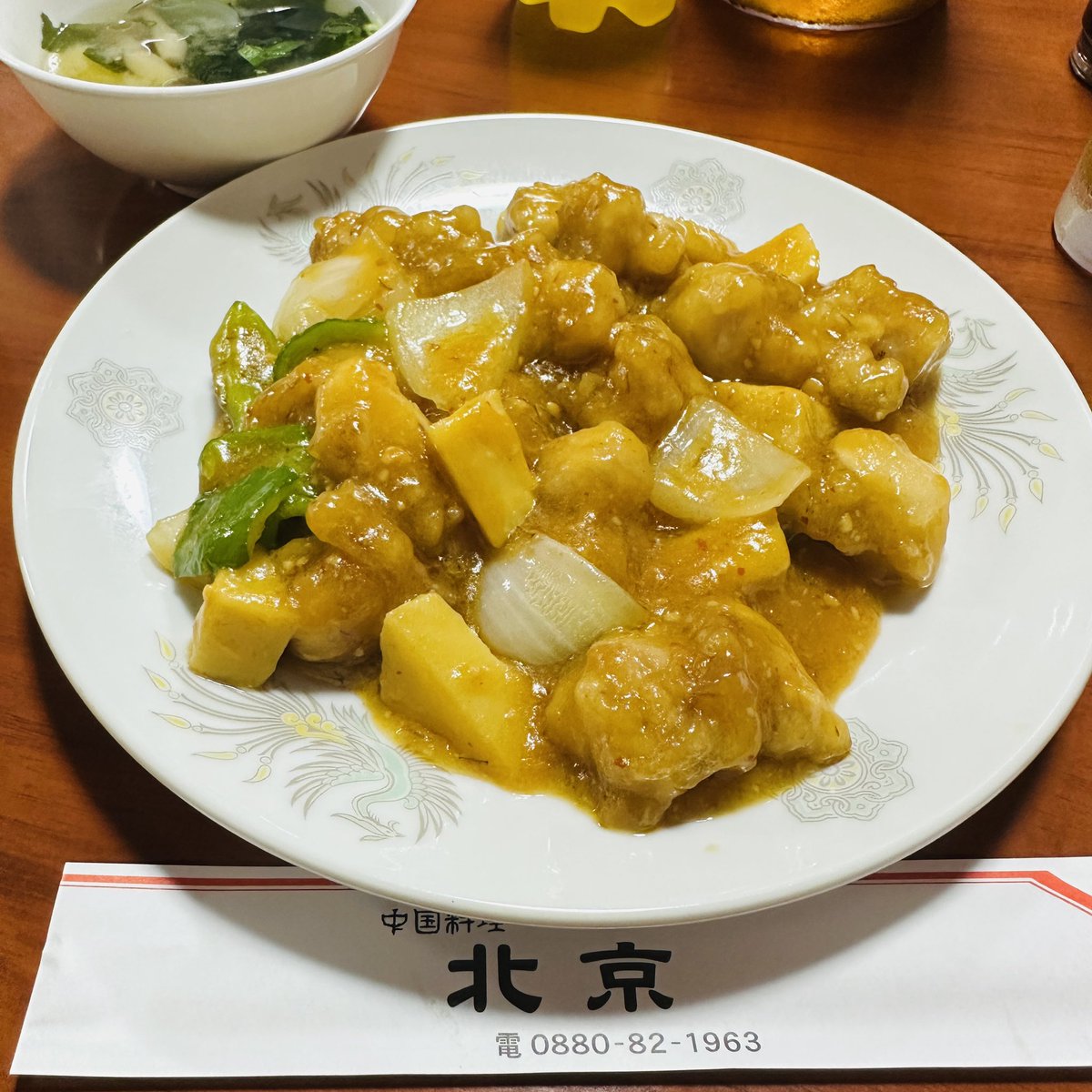 errie's tweet image. お天気悪くて午前中フツーに仕事してたので、お昼は北京(ただし土佐清水)に行く。炒めものオール800円、みたいなざっくり街中華なのだけど、しみじみと美味いのであるよ。
#kaiyu #海癒 #yostrip