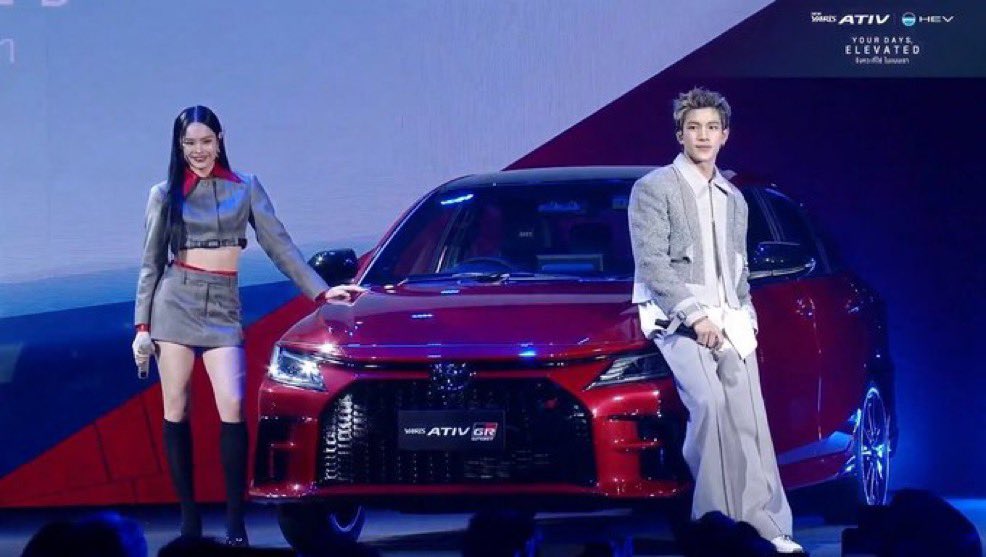 NothingMuch2606's tweet photo. Wow, they look so cooool. The poses and the car all so wow

FOURTH x NEW YARIS ATIV
#TOYOTAxFourth
#AllyxFourth #AllyNitibhon #FourthNattawat https://t.co/6QKAGi11dI