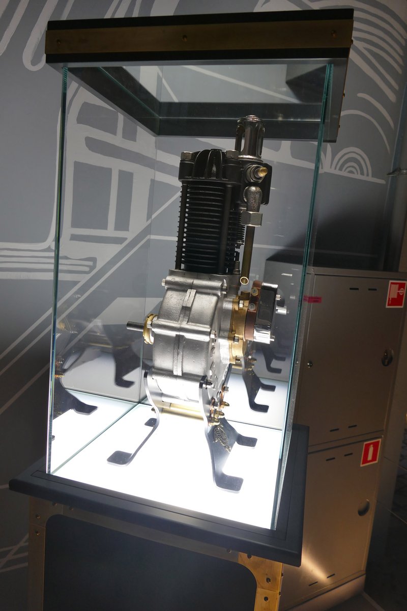 YPasholok's tweet image. De Dion-Bouton 1895 engine, used for motorbikes, cars,  boats.
dzen.ru/b/ZtAKj65VAwLX…
#motorbikes