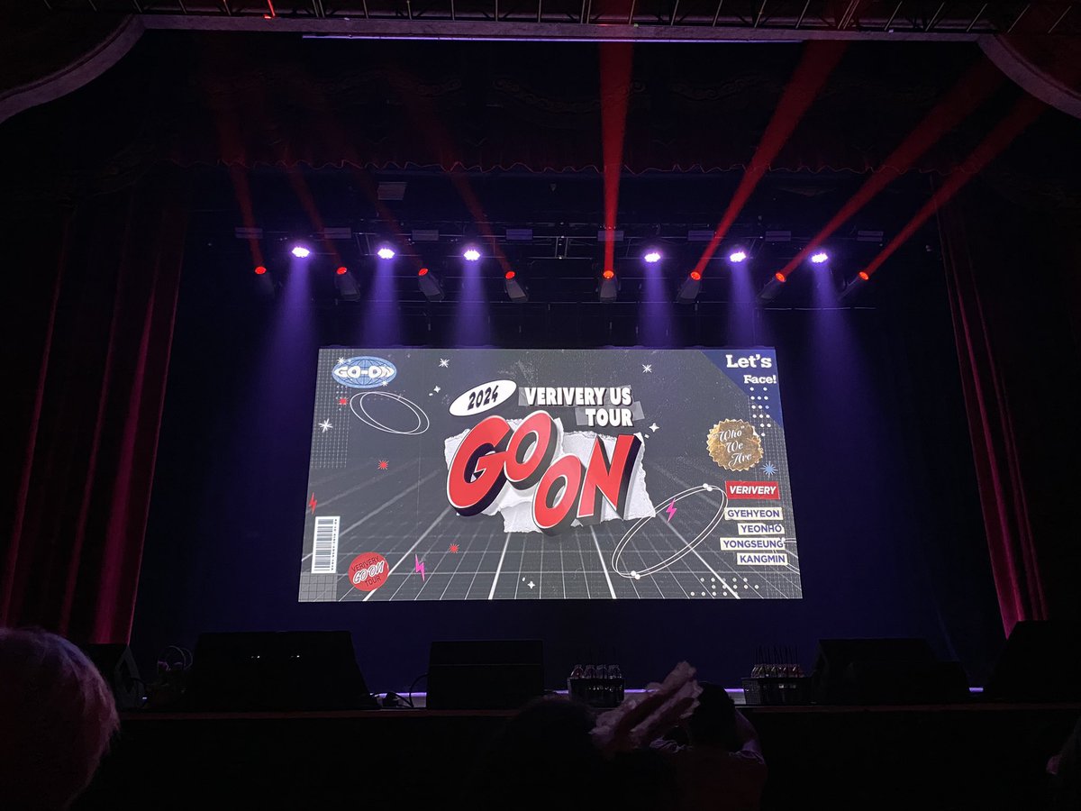 wts 2 evnne chicago vvip benetfit packages 

- price: $406.54 for the both of them (what I originally paid)
- queue numbers in the early 40s (had these same numbers for vrvr and got center seats for the second row- check picture for reference)
- can send any proofs