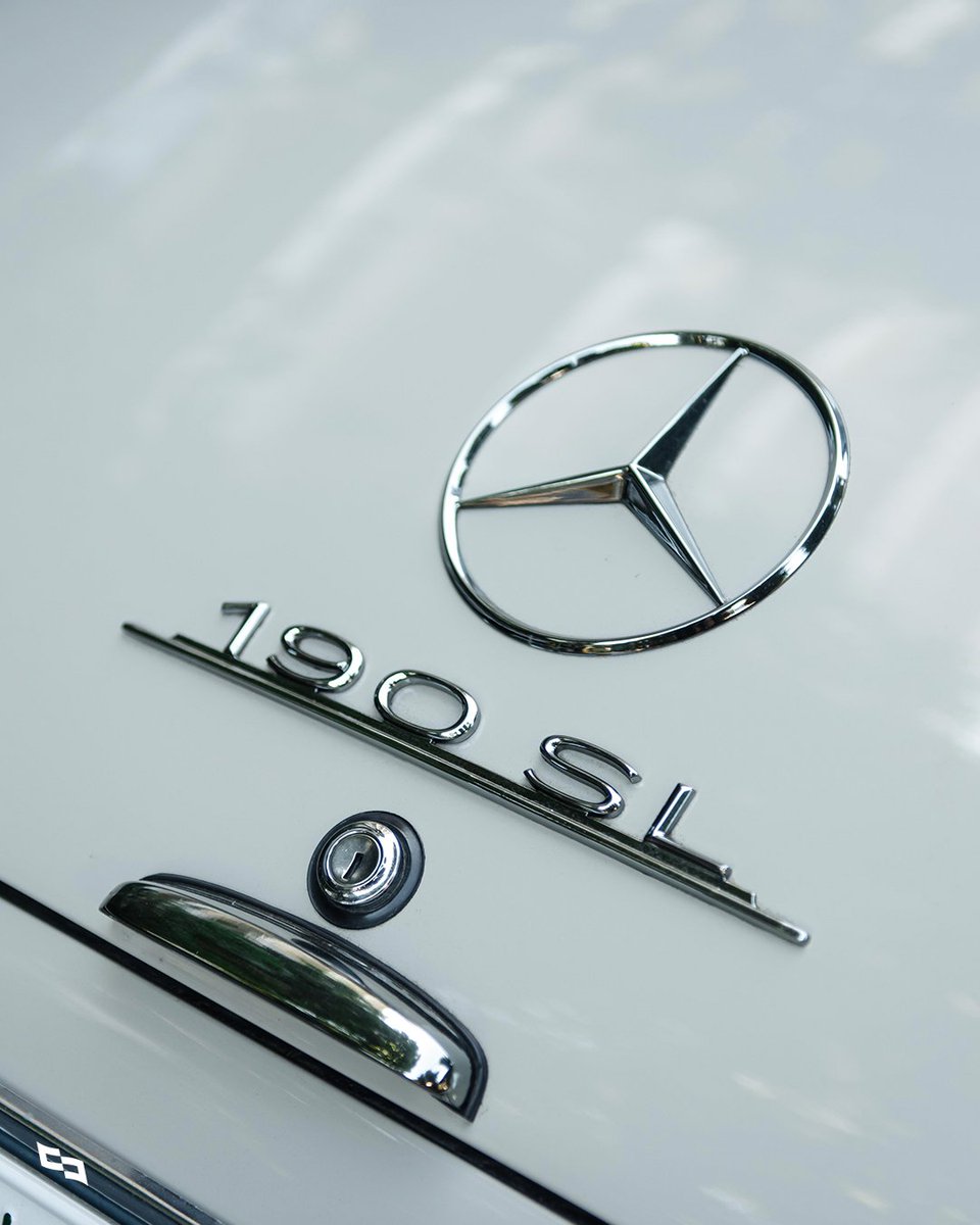 collectingcars_'s tweet photo. This Mercedes-Benz 190 SL is an elegant 1960s roadster, previously treated to a partial restoration.
📍LIVE NOW - Tokyo, Japan
https://t.co/iC2Te1xrAx
#CollectingCars #Mercedes #ClassicCar #190SL #Tokyo https://t.co/8dPh5RaE03