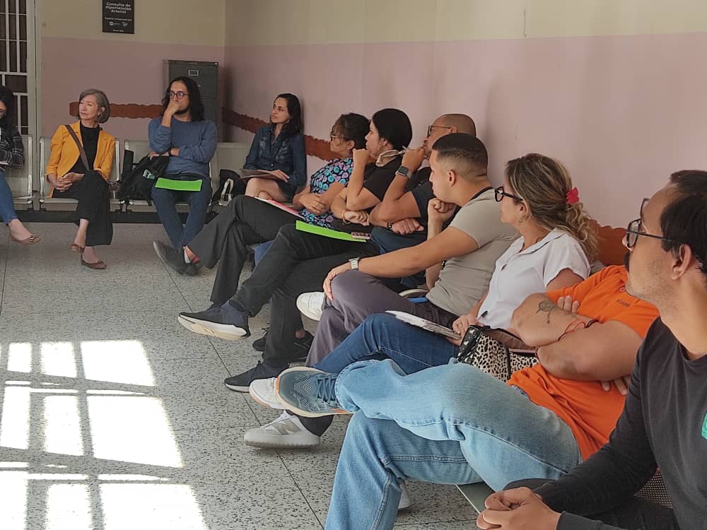 AsovidaM's tweet image. La abogada Delvis Pirela expuso un breve recorrido de la lucha de VIH en el estado Mérida Venezuela en la primera reunión del Programa de Salud VIH e ITS Rafael Rangel con las organizaciones Merideñas; entre ellas, ASOVIDA.