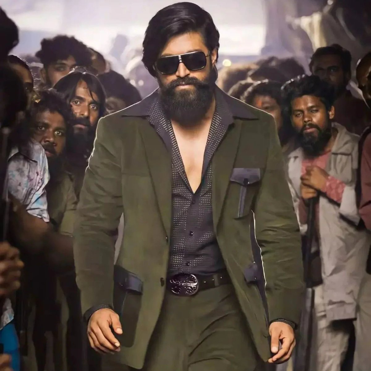 TOlMovies's tweet photo. Who's BOSS Of Sandalwood Cinema ?

🔃@DasaDarshan  ❤️@TheNameIsYash https://t.co/FypQS199Ys