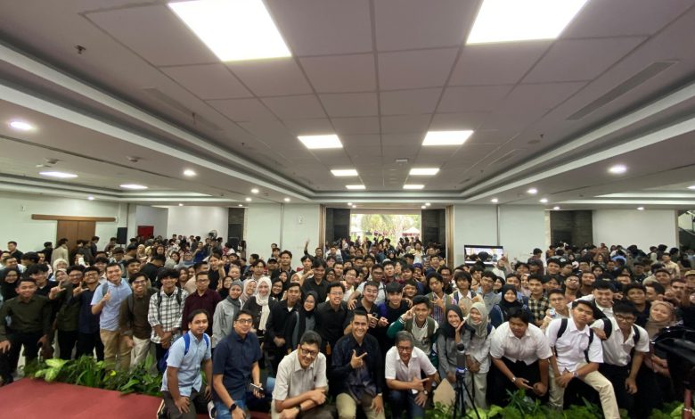 spkepspsi's tweet photo. Filsafat Negara Jadi Landasan Demokrasi: Pemikiran Zainal, Yance, dan Rocky di UGM https://t.co/r6jCEXpwZ4 https://t.co/YOqZjjdr1p