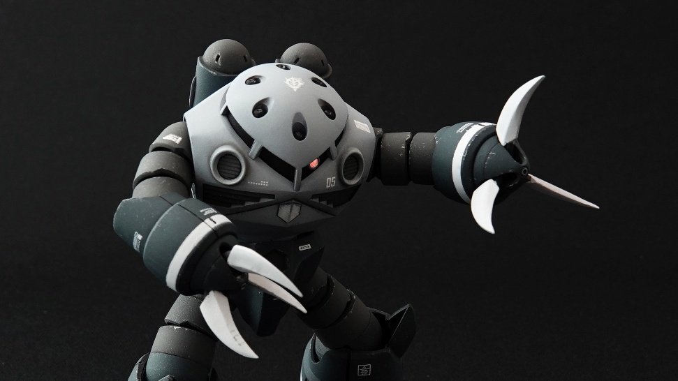 1/144 HGズゴックもうちょっとで出来上がり。

塗装は超テキトーに手持ちのレドームグレーとミディアムブルーで塗り塗りしました。何かズゴックは腕に白帯を入れている方が多いのでワテもアクセントに塗ってみました。

RGのズゴック欲しい…が何処にも定価で売ってないので激安なHGズゴックで我慢。