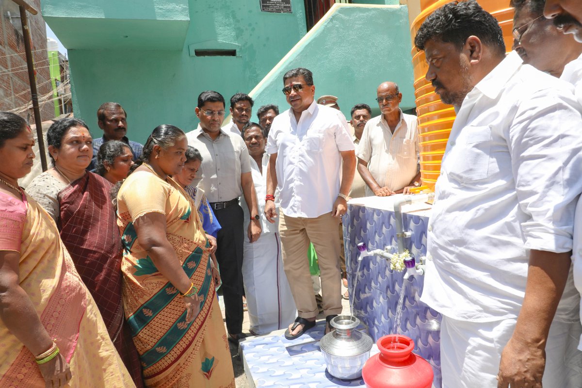 Office of PTR (@officeofptr) on Twitter photo மாண்புமிகு தகவல் தொழில்நுட்பவியல் மற்றும் டிஜிட்டல் சேவைகள் துறை அமைச்சர் முனைவர். <a href="/ptrmadurai/">Dr P Thiaga Rajan (PTR)</a> அவர்கள், மதுரை மத்திய சட்டமன்றத் தொகுதிக்குட்பட்ட, தைக்கால் தெருவில், பொது நிதியிலிருந்து ரூ.4.99 லட்சம் மதிப்பீட்டில் புதிதாக அமைக்கப்பட்டுள்ள நீர்த்தேக்க தொட்டியுடன் கூடிய ஆழ்துளைக் மாண்புமிகு தகவல் தொழில்நுட்பவியல் மற்றும் டிஜிட்டல் சேவைகள் துறை அமைச்சர் முனைவர். <a href="/ptrmadurai/">Dr P Thiaga Rajan (PTR)</a> அவர்கள், மதுரை மத்திய சட்டமன்றத் தொகுதிக்குட்பட்ட, தைக்கால் தெருவில், பொது நிதியிலிருந்து ரூ.4.99 லட்சம் மதிப்பீட்டில் புதிதாக அமைக்கப்பட்டுள்ள நீர்த்தேக்க தொட்டியுடன் கூடிய ஆழ்துளைக்