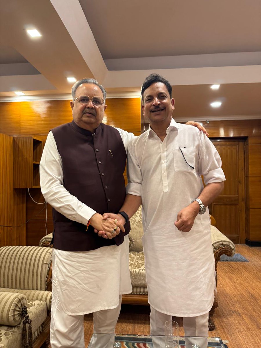 Rajiv Pratap Rudy (@rajivprataprudy) on Twitter photo दिल्ली में छत्तीसगढ़ के पूर्व मुख्यमंत्री एवं वर्तमान विधानसभा अध्यक्ष माननीय श्री रमन सिंह जी से एक आत्मीय, अनौपचारिक भेंट।
<a href="/drramansingh/">Dr Raman Singh</a>
<a href="/BJP4CGState/">BJP Chhattisgarh</a> दिल्ली में छत्तीसगढ़ के पूर्व मुख्यमंत्री एवं वर्तमान विधानसभा अध्यक्ष माननीय श्री रमन सिंह जी से एक आत्मीय, अनौपचारिक भेंट।
<a href="/drramansingh/">Dr Raman Singh</a>
<a href="/BJP4CGState/">BJP Chhattisgarh</a>