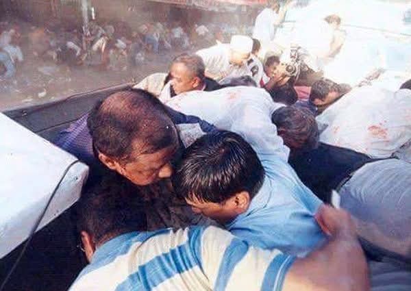 CrackPlatoonBd24 (@crackplatoonbd) on Twitter photo With a reverent heart, we remember the leaders and activists killed and injured in the barbaric grenade attack on August 21, 2004.
#21AugustGrenadeAttack #HawaBhaban #BNPJamaat #HUJI #BangladeshCrisis #Bangladesh #HumanRights #SaveBangladesh <a href="/amnesty/">Amnesty International</a> <a href="/hrw/">Human Rights Watch</a>
<a href="/CJBdingo25/">Chris Blackburn</a> With a reverent heart, we remember the leaders and activists killed and injured in the barbaric grenade attack on August 21, 2004.
#21AugustGrenadeAttack #HawaBhaban #BNPJamaat #HUJI #BangladeshCrisis #Bangladesh #HumanRights #SaveBangladesh <a href="/amnesty/">Amnesty International</a> <a href="/hrw/">Human Rights Watch</a>
<a href="/CJBdingo25/">Chris Blackburn</a>