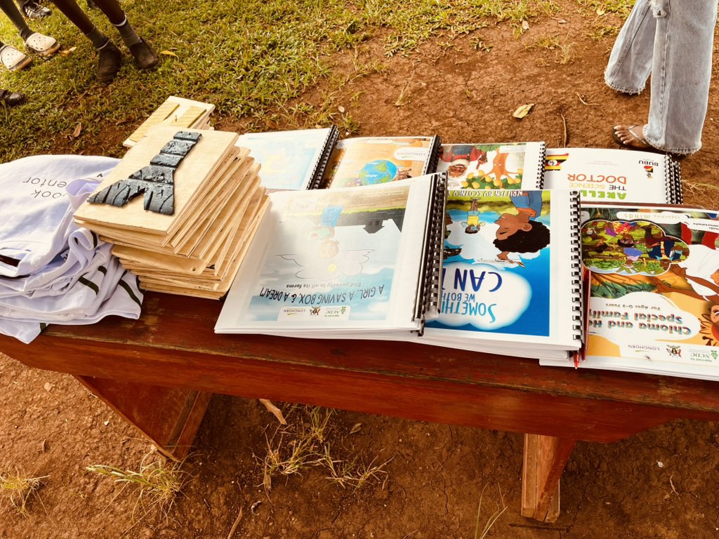 Thee Book Girl tweet media