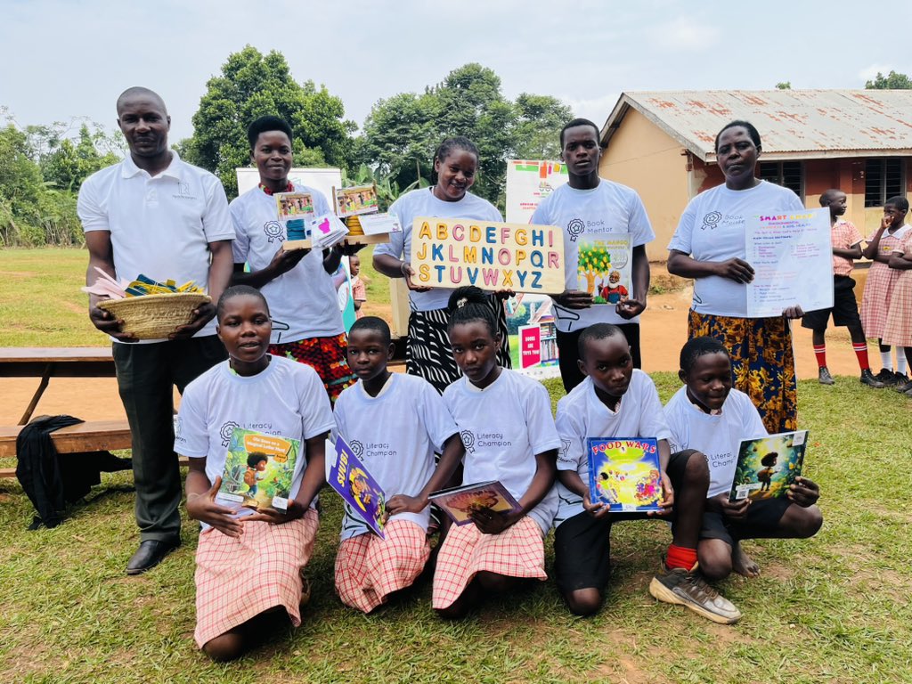 Thee Book Girl tweet media