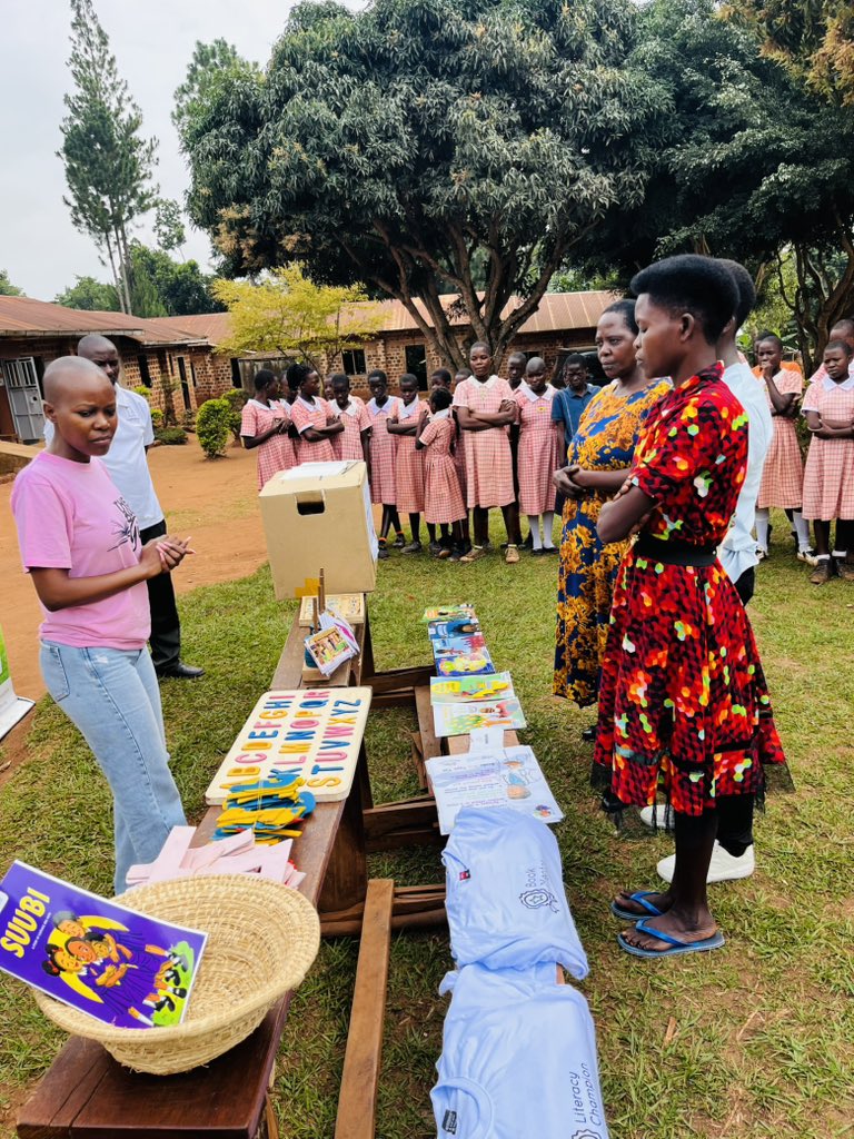 Thee Book Girl tweet media