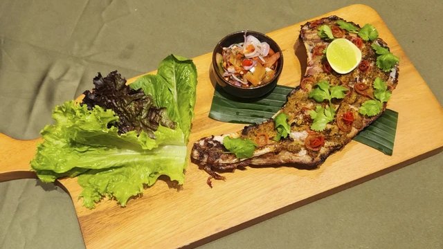 wisataapp's tweet photo. Chef Juna &amp; Chef Arcad berkolaborasi! Perpaduan kuliner Indonesia Timur &amp; Barat hadir dengan cita rasa unik. https://t.co/UDSUzXwxgQ