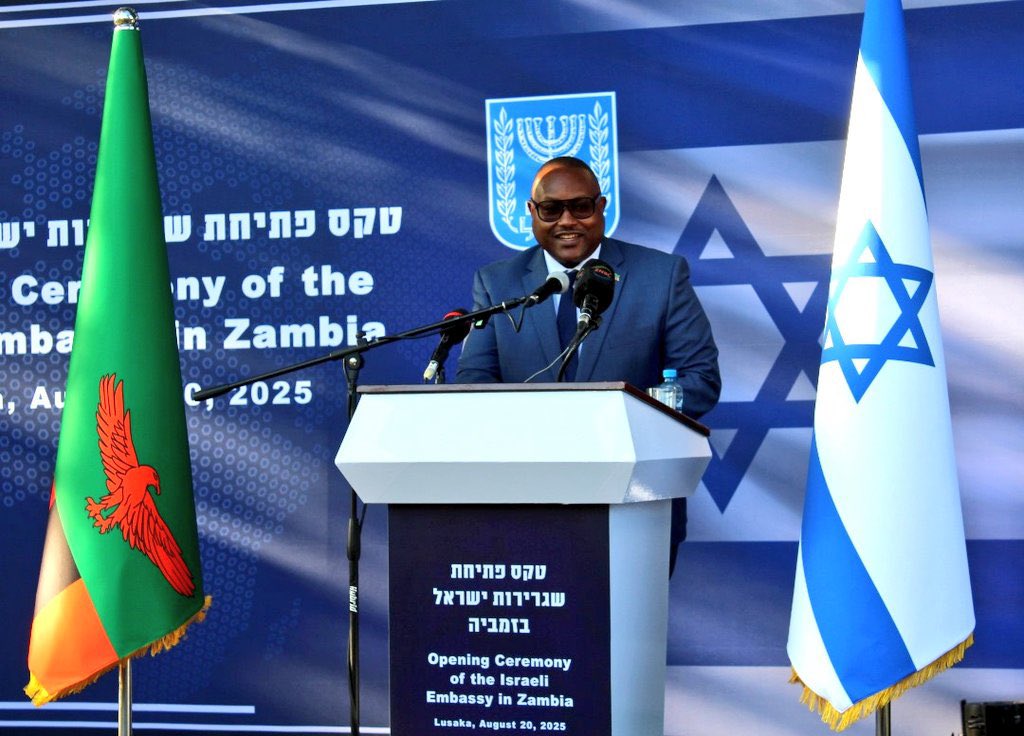 Zambian Foreign Affairs Minister toasting to the death of 65 000 Palestinians, 19000 of them Children! Kenneth Kaunda is turning in his grave