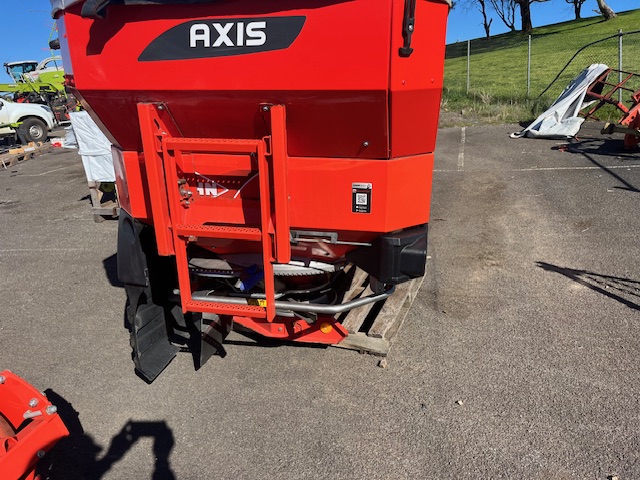 In the Warrnambool yard we have a Kuhn 40.2 W spreader complete with scales, variable rate control &amp; border spreading kit. On board computer, auto open and close hopper shutters $25,300 inc GST. Call Tim 0483 316 366 or Leon 0482 522 727