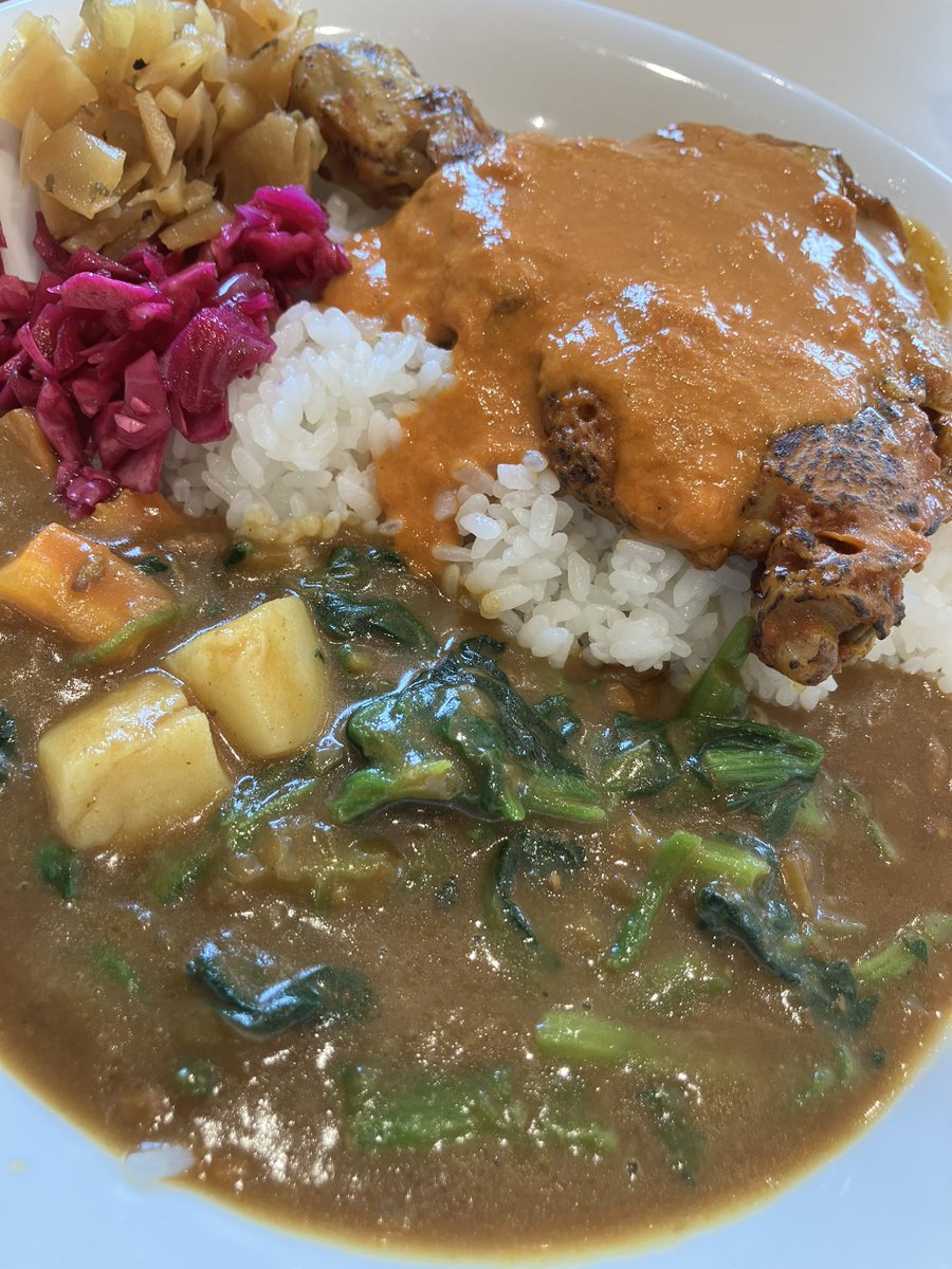 hone_men's tweet photo. すき家 @ 那珂市

バターチキンソースカレー
➕ほうれん草

これ美味いな〜😊 https://t.co/RffNwYBpxD