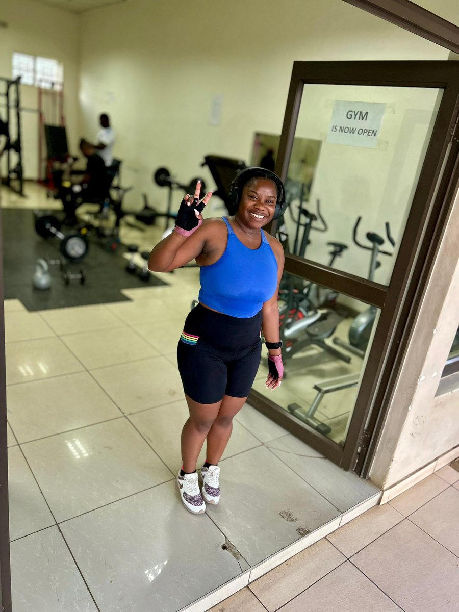 FitEdgeMalawi's tweet photo. Customer Appreciation Day! 🥳🥳

@RoniChirwa got her Gym Gloves from us! 🔥

#FitEdge 
#PursueTheEdge 
#GymGloves 
#AFitnessMovement https://t.co/NbF3rUDuYM