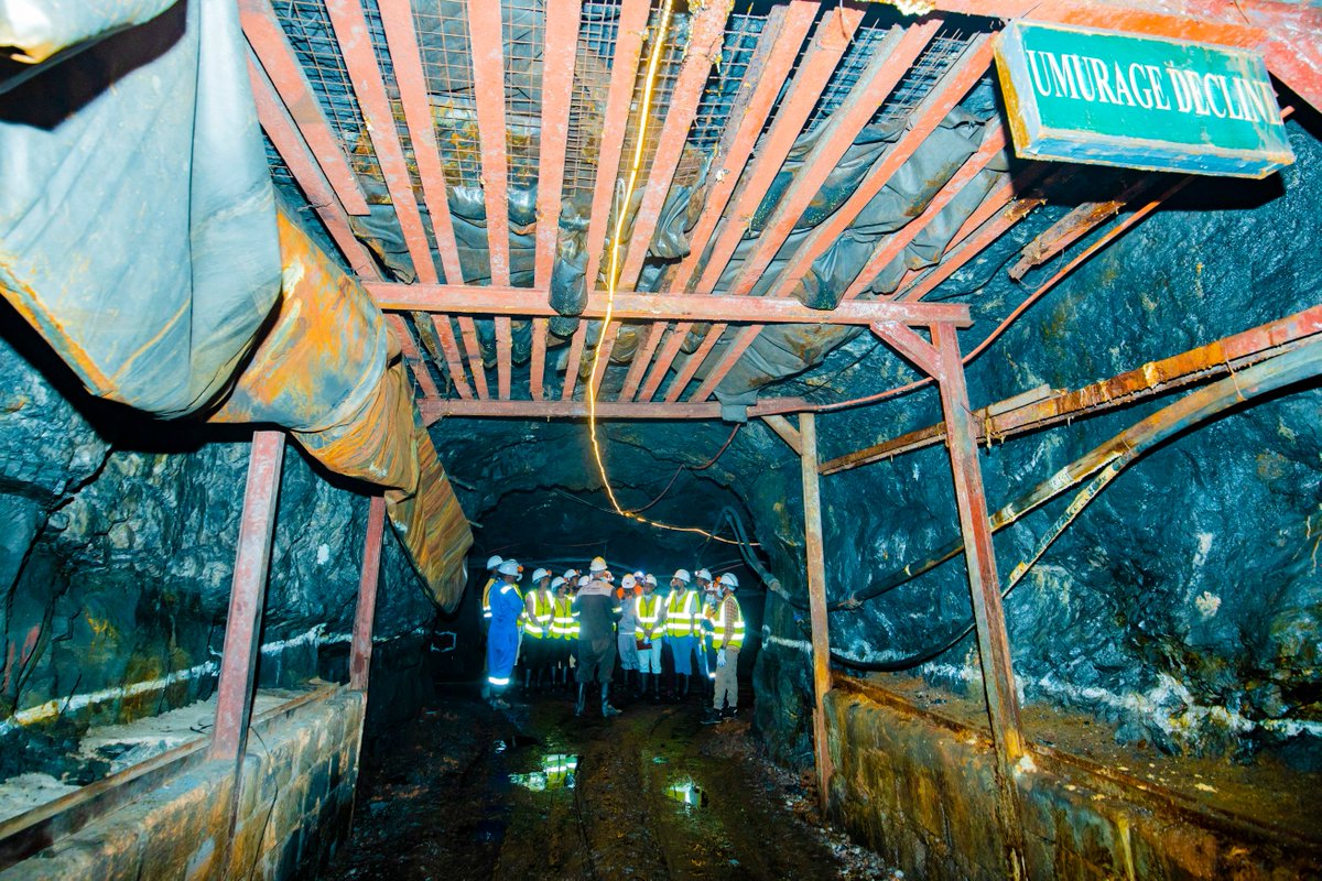 rwanda_mining's tweet photo. @LuNa_Smelter @Trinity_Metals At Nyakabingo, participants explored modern mining practices and the role of efficiency, innovation, and workforce safety in increasing productivity across Rwanda’s mining sector. 

⚙️👷 #ProductiveMining #RMAInduction https://t.co/KSXyy4mt79