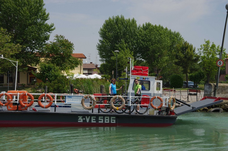 SonoitaliaInfo's tweet photo. #Caorle bietet einiges mehr als nur das #Strandleben: Wir haben den bekannten Badeort in #Venetien wieder entdeckt. 👉https://t.co/tWmW3kSiUn @TurismoVeneto @CiaoNico https://t.co/vZLWlowyvX