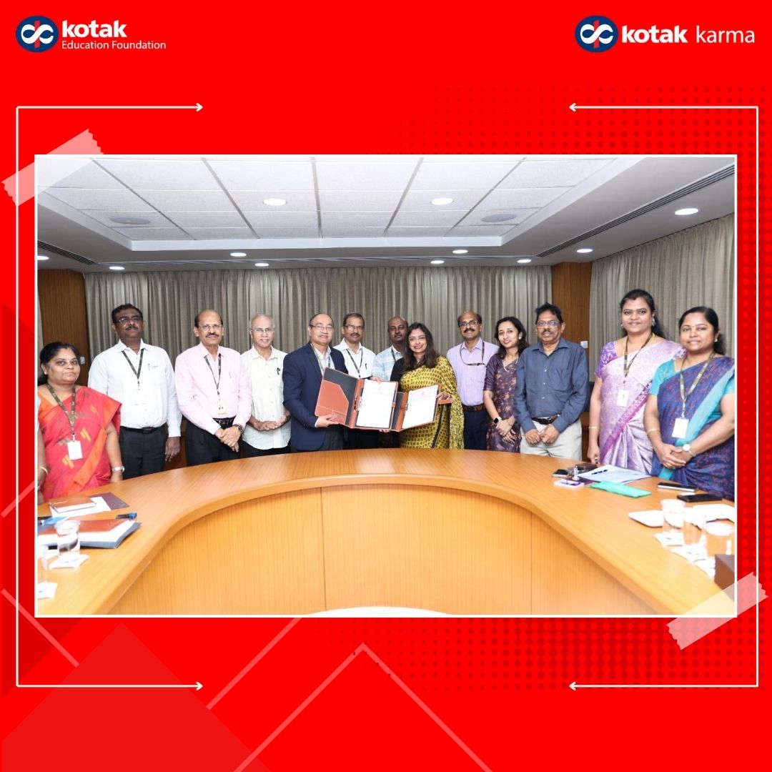 KotakEducation's tweet photo. Kotak Education Foundation signs MoU with VIT Chennai to co-create future-ready learning opportunities. 
Signed by Dr. T. Thyagarajan (Pro-VC, @ChennaiVit ) in the presence of Ms. @jayasreeramesh1 (COO-Education, KEF).
#KotakEducationFoundation #PartnershipForChange #VITChennai https://t.co/I2Bq2fJd26